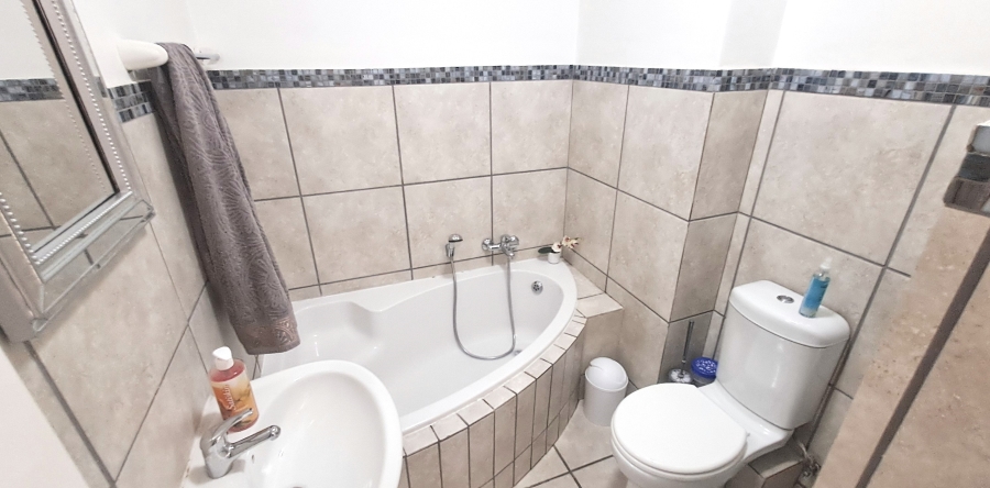 2 Bedroom Property for Sale in Mykonos Western Cape